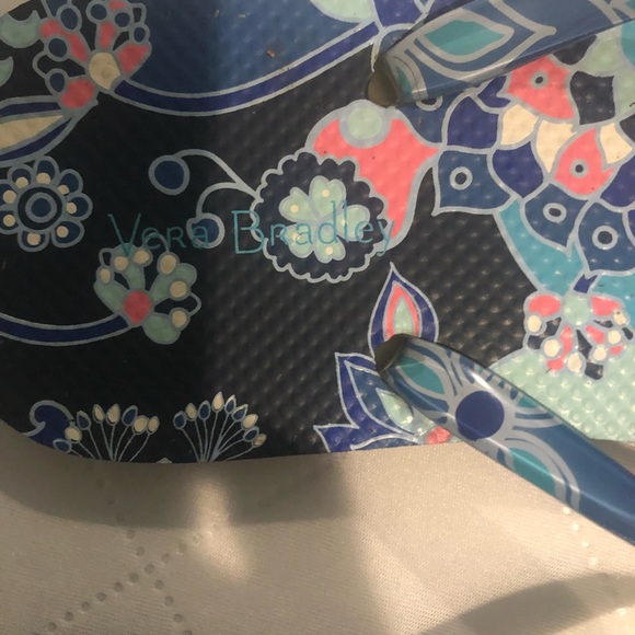 Vera Bradley Flip Flops. - Picture 2 of 5